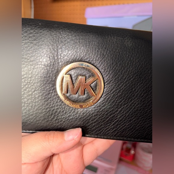 Michael Kors Fulton Wristlet/Wallet 🖤 - Picture 7 of 8